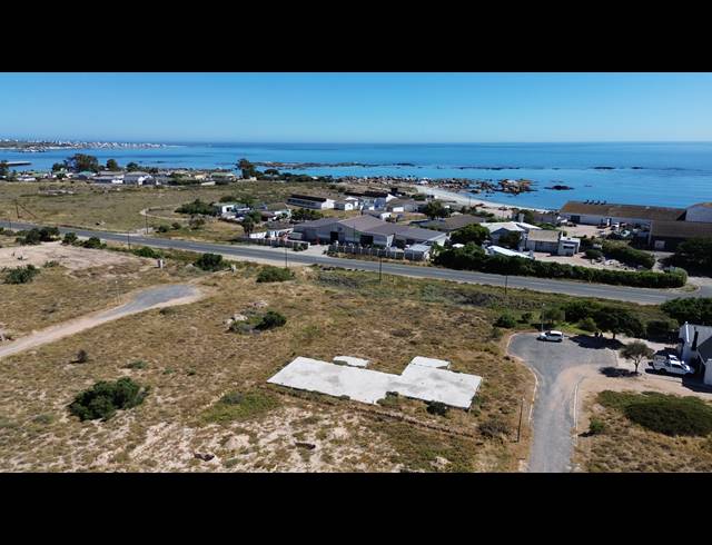 818M² VACANT LAND FOR SALE IN DA GAMA BAY